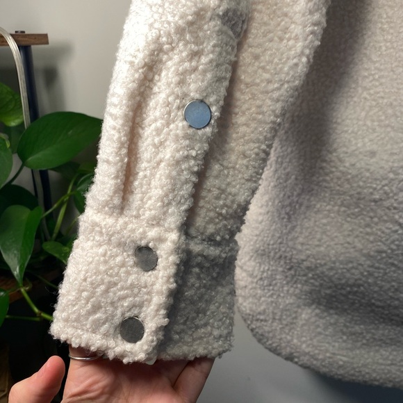 NWT Soft Surroundings|| Oversized Cream Sherpa Jacket w/buttons.2-4 - Picture 8 of 9